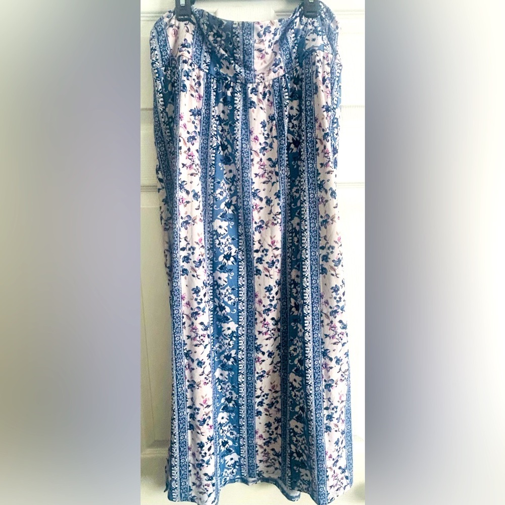 STUDIO 253 Maxi Skirt Womans 2X Elastic Waist Blue White Floral, Side Slit